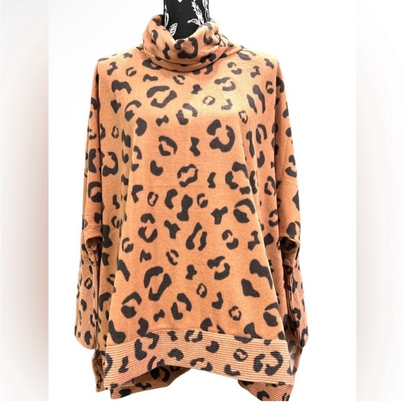 Simply Southern Animals print turtleneck/ cowl neck one size fits most NWT - Picture 8 of 13